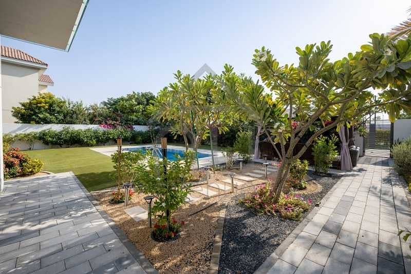Single Row | Private pool | 4 bedroom + maid | Contemporary