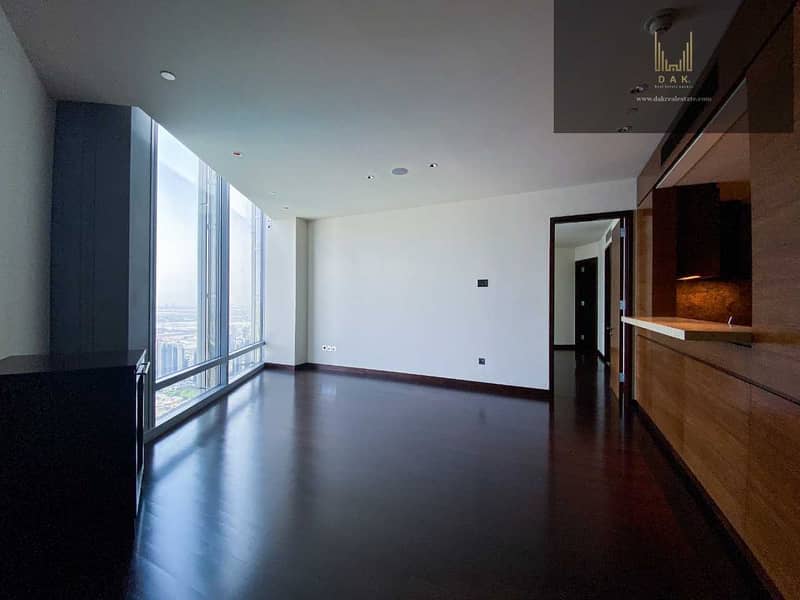 4 High-floor | Luxurious Apartment Located in the World's Highest Building | Full Fountain View