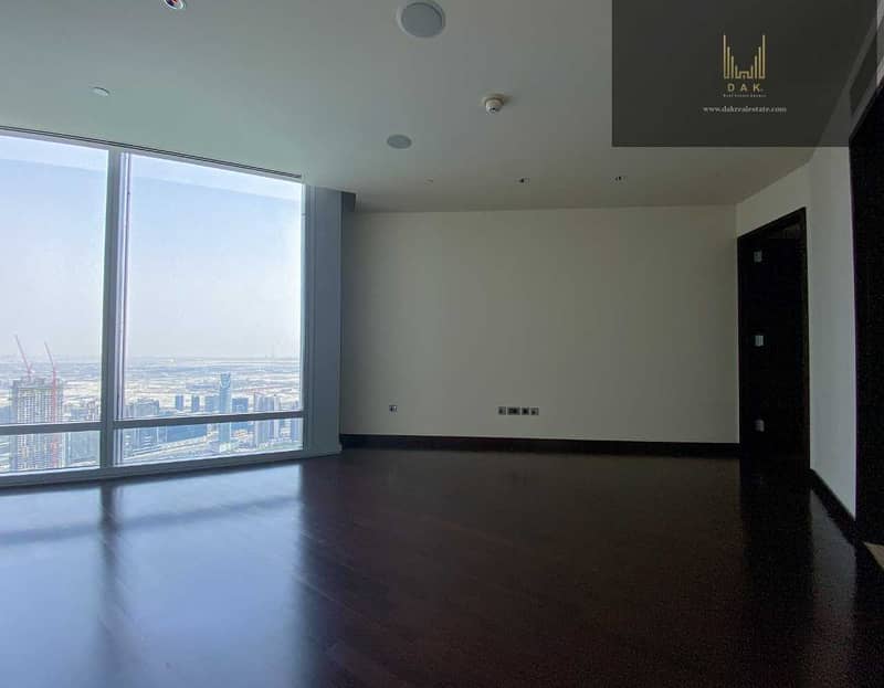 11 High-floor | Luxurious Apartment Located in the World's Highest Building | Full Fountain View