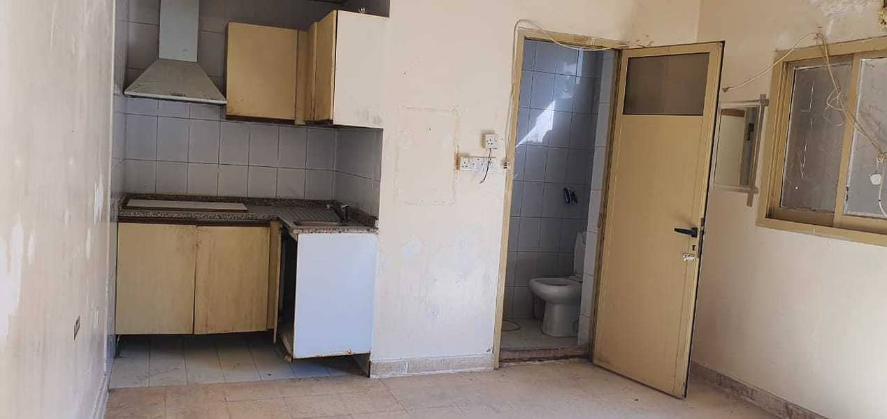 600 Sq ft Storage Space TOLET Available in Industrial Area no. 5, Sharjah