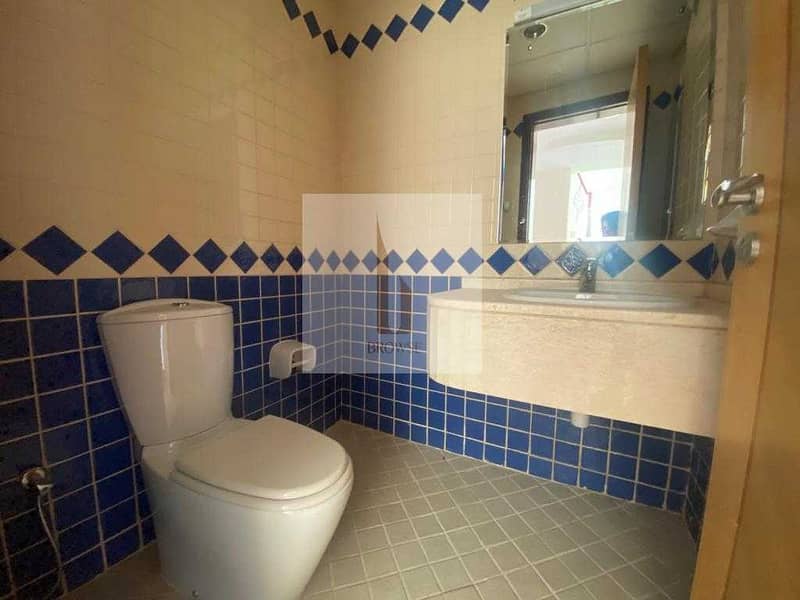 12 COMPOUND 1 MONTH FREE ENSUITE SHARED POOL/GARDEN