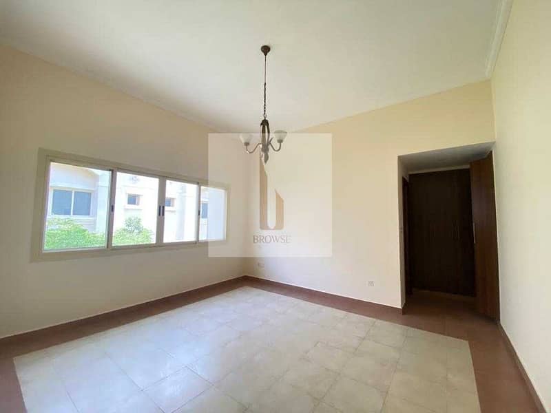 6 LOVELY COMPOUND 4BR+GARDEN SHARED AMENITIES