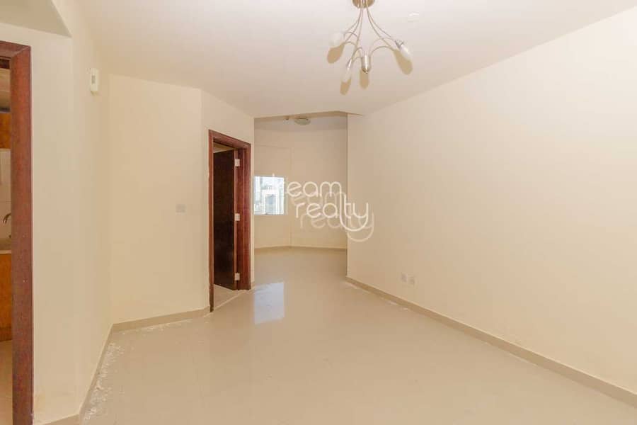 3 000 in jlt cluster Q  dubai gate 1  5 mnts walkable to dubai marina metro