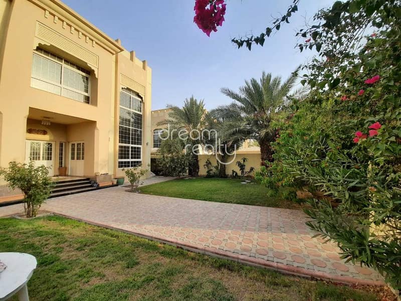 2 6BHK Villa on Mian Jumairah road can be used Commercial and Residential