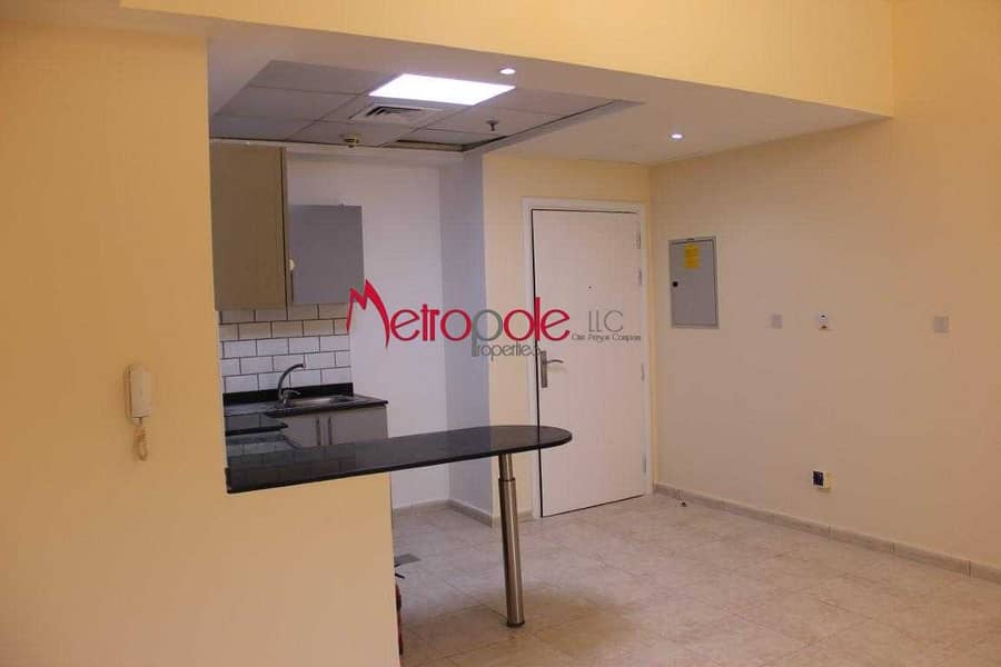 11 Pool View | Next to Circle  Mall  | Built in Wardrobe