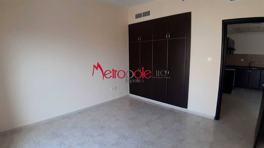 7 Park View | Vacant Apartment | Next To Circle Mall