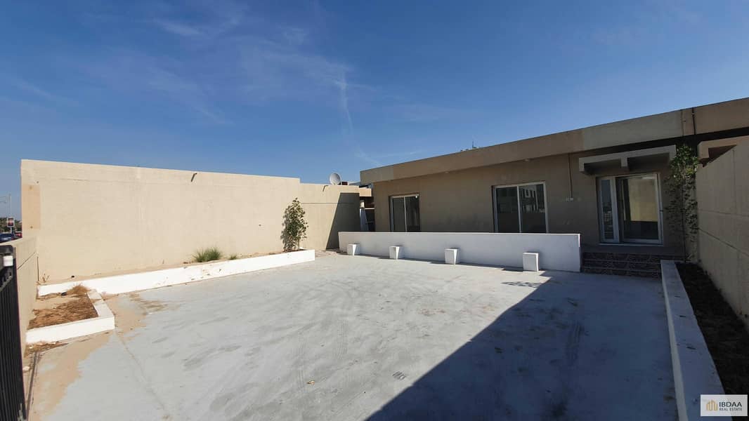 13 Fully Renovated 3BR+M Shared Pool | Private Garden!!!