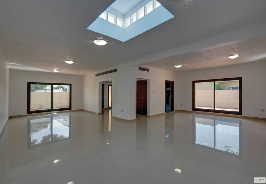 2 Spacious 3 bedroom villa with maids room in Jumeirah 3.