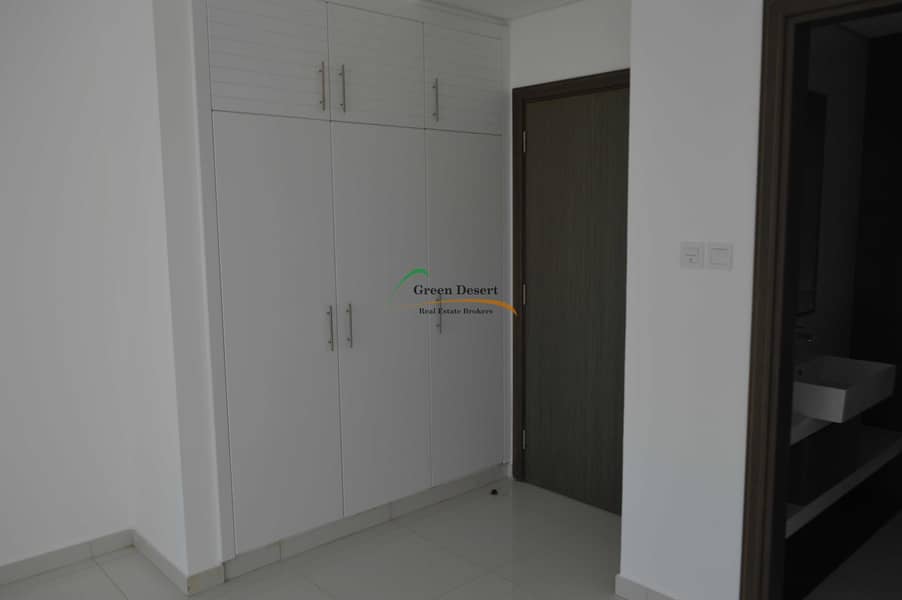8 Large 1 BHK Ktn with Appliances Topaz 1 Road View