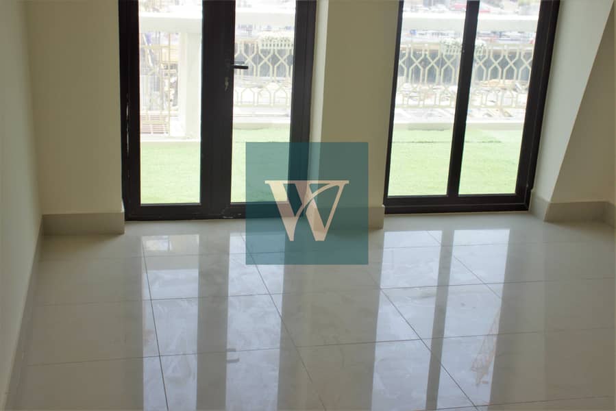 9 New Listing;-  Splendid Penthouse |  Huge Space |  Excellence  Condition |  Priced to sale Immediately