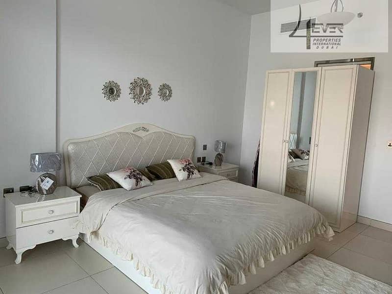 Modern one br in palm Jumeira full furnish