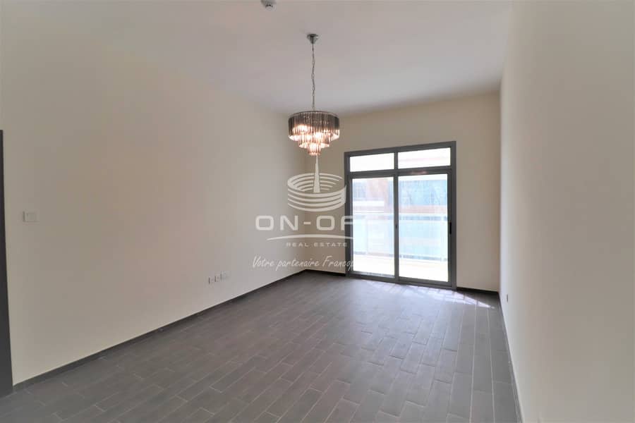 4 Spacious| Chiller Free | Closed Kitchen