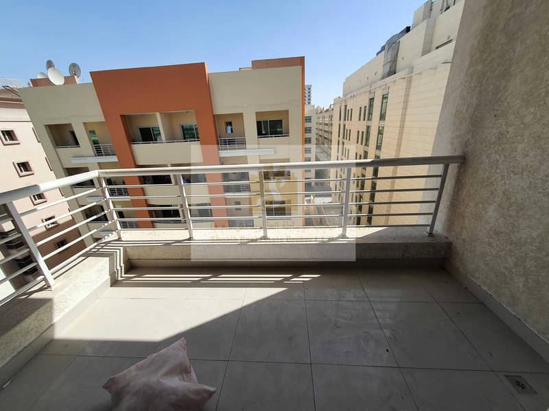 12 3 BEDROOM FOR RENT NEXT TO SHARAF D G METRO STATION