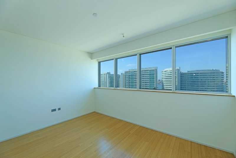 9 Charming 4 Bed apartment with canal view for rent!