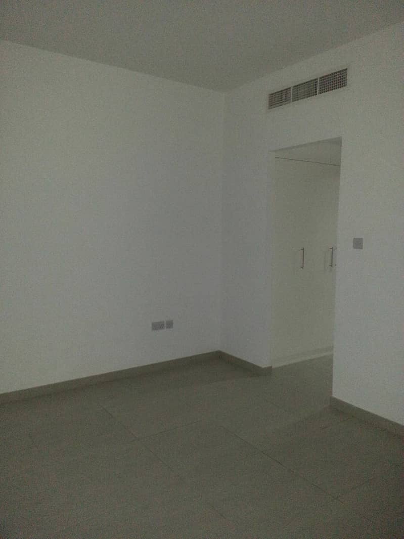 10 POOL VIEW SINGLE ROW 2 BHK TOWNHOUSE  ONLY 62K