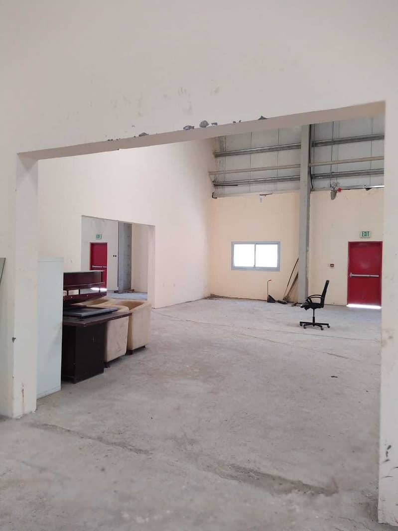 4 HUGE SPACE WARE HOUSE IN JEBEL ALI !  AED 25 per Sq. ft (Negotiable)