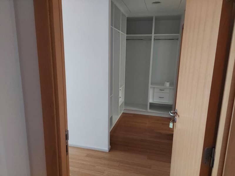 10 3 Bed Plus Maids / Partial Sea View / Vacant Now!