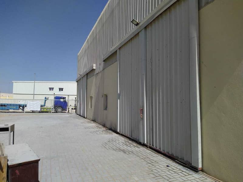18 HUGE SPACE WARE HOUSE IN JEBEL ALI !  AED 25 per Sq. ft (Negotiable)