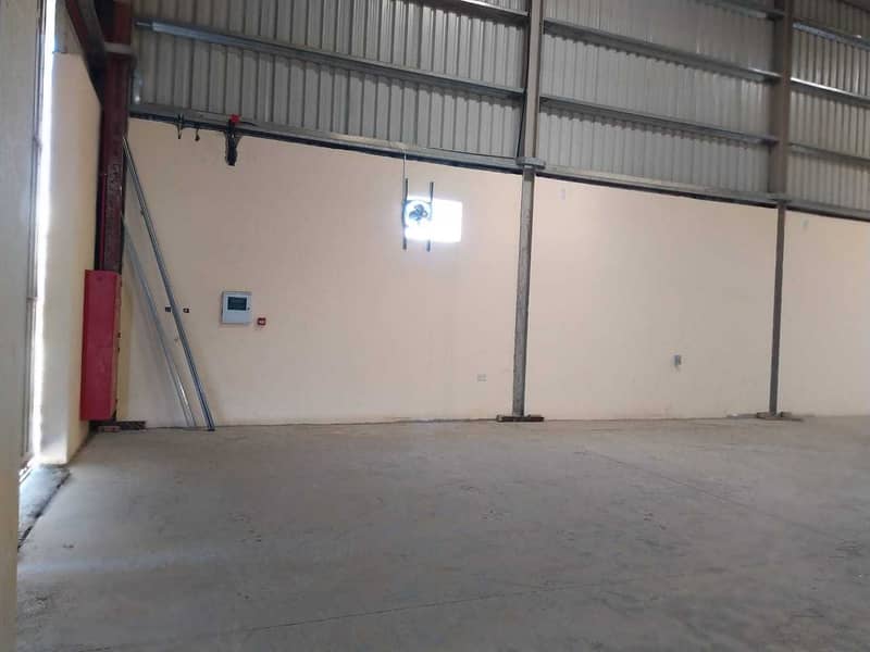 19 HUGE SPACE WARE HOUSE IN JEBEL ALI !  AED 25 per Sq. ft (Negotiable)