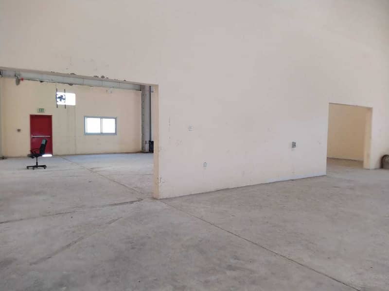 21 HUGE SPACE WARE HOUSE IN JEBEL ALI !  AED 25 per Sq. ft (Negotiable)