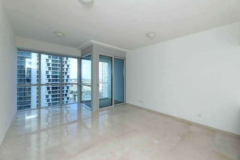 4 Cozy One Bedroom Apartment with Balcony for Rent!