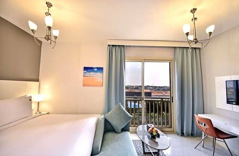 Stunning Studio Garden View - Non Commissionable Stunning Studio Garden View - Non Commissionable