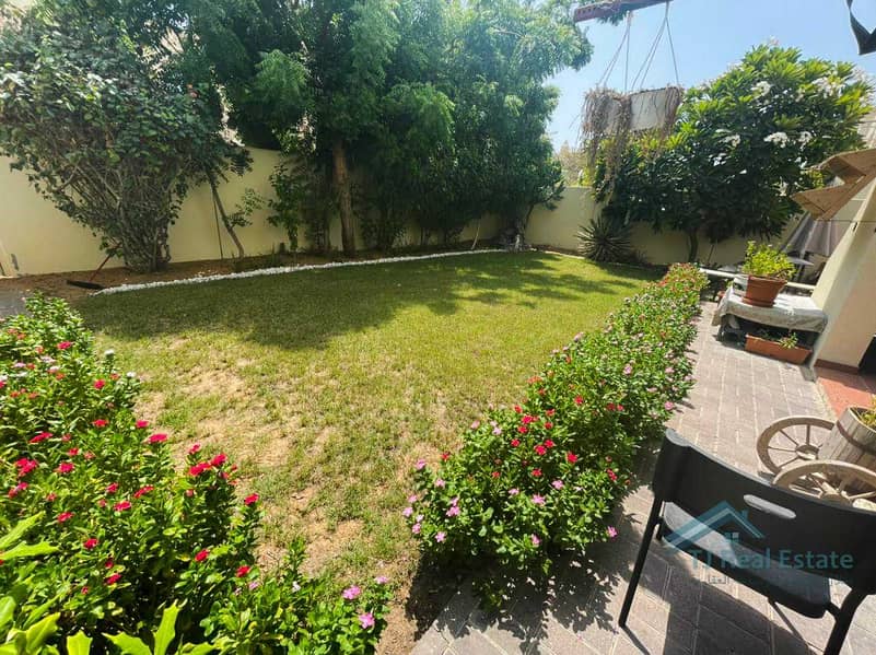 10 Largest Plot | Landscaped and Well Maintained Garden