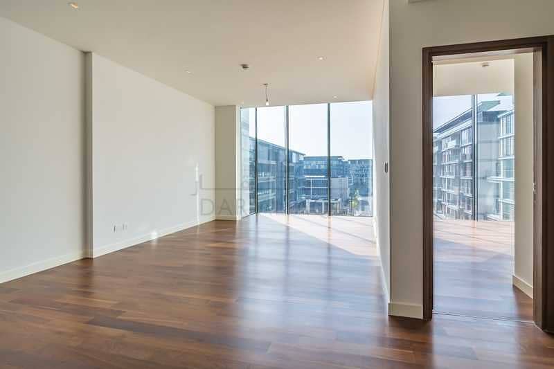 6 Exceptional 1BR with Glass Ceiling and Partition