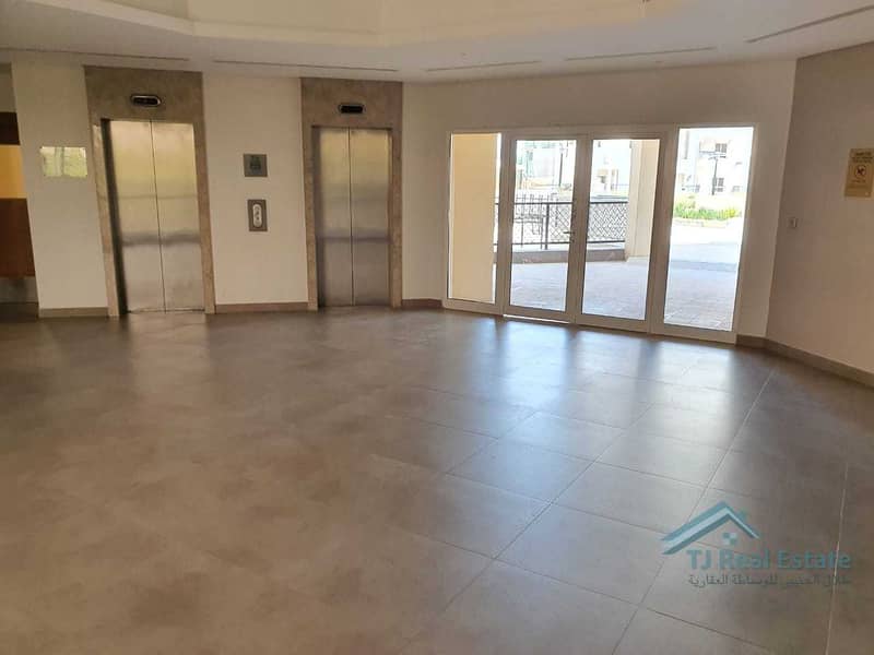 4 Inner Circle | AED 3500 Monthly | Accessible Location