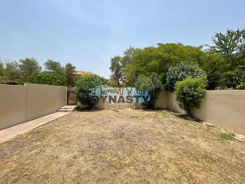 5 Single Row | Beautiful Villa | Large 3BR +  Maid's