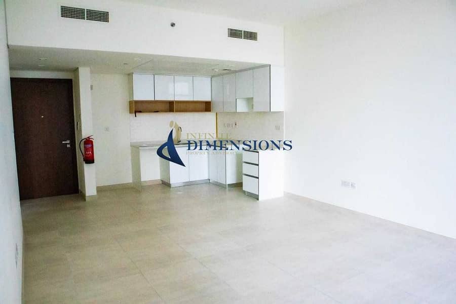 3 Ample Apartment With Canal & Atrial Sea View!!