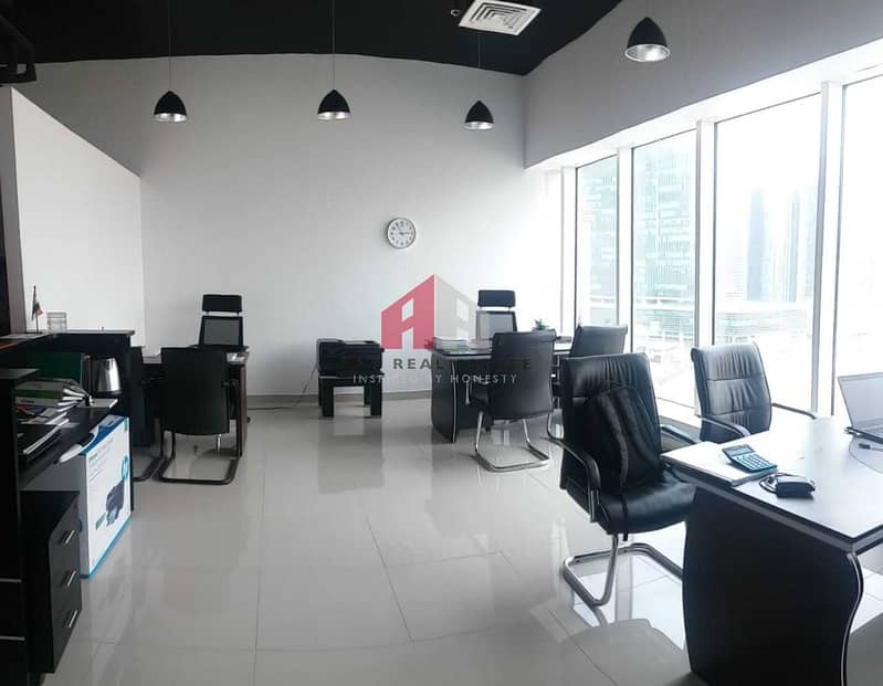 10 Ready To Move / Furnished Office / Canal View