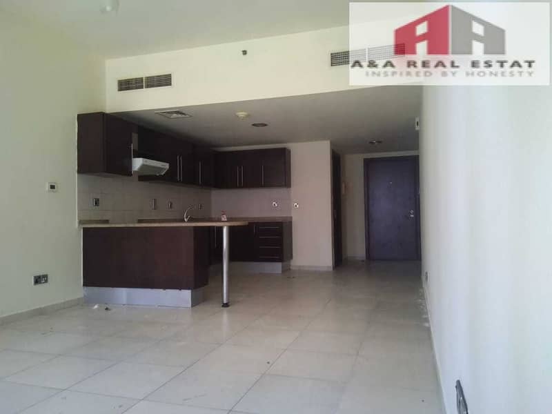 8 Lake view! spacious 1-BHK for sale in Dubai Arch Tower