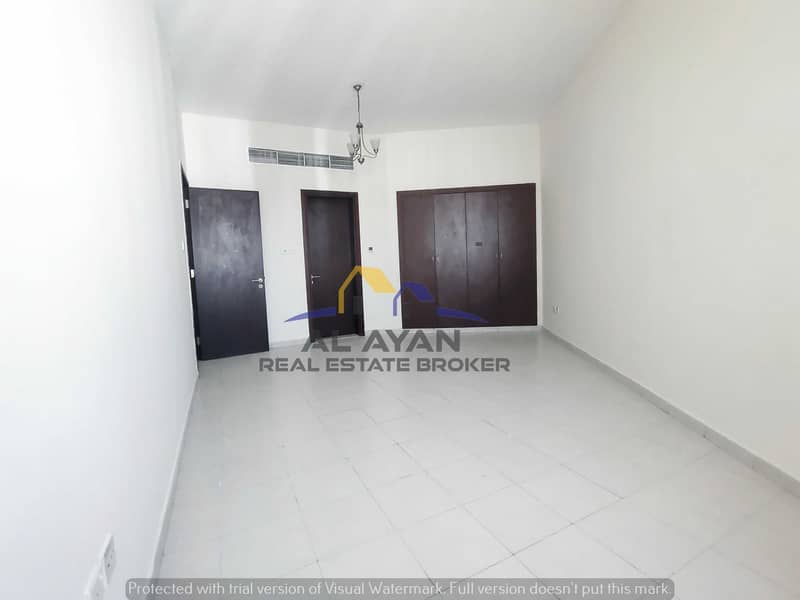 LARGE FAMILY APARTMENT IN X BLOCK I BHK 4 CHEQ 26K