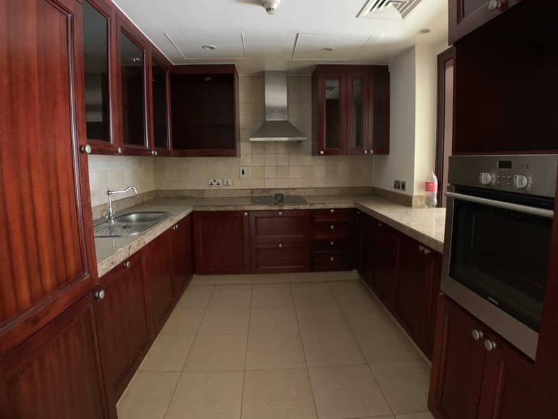 6 2BR unfurnished apartment