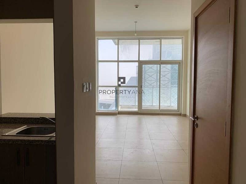 5 High Floor |Beautiful Canal View |Fitted Kitchen