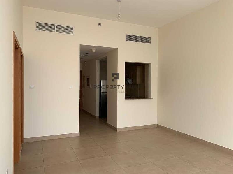 9 High Floor |Beautiful Canal View |Fitted Kitchen