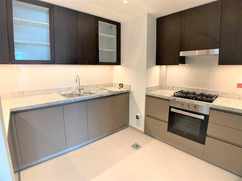 14 Brand New | High Floor unit | Chiller Free