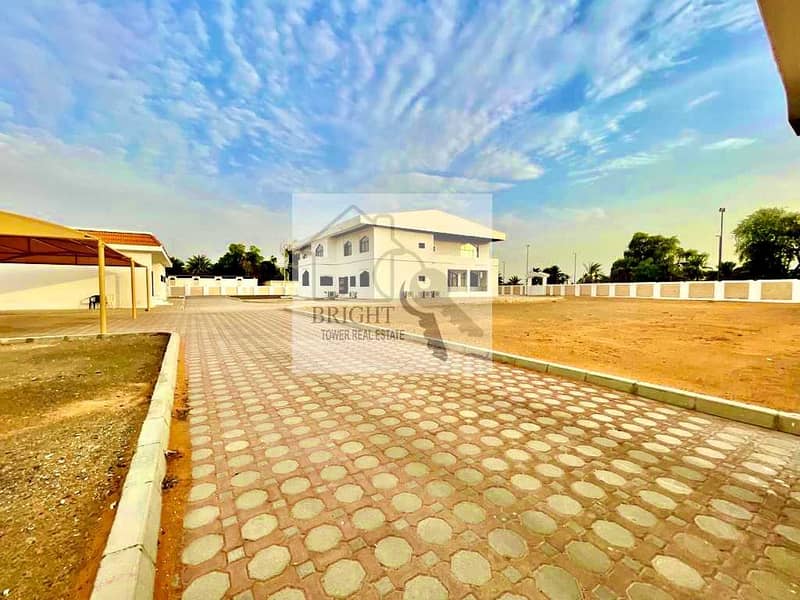 11 Bedroom Villa With Big In Al Markhania