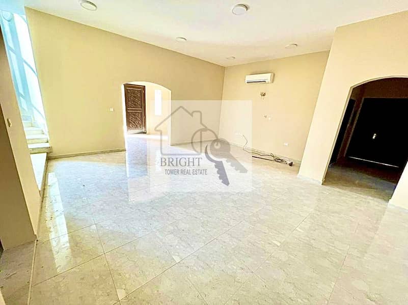 17 8 Bedroom Spacious  Villa In Al Maqam