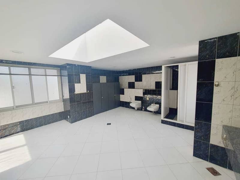 13 modern big independent villa  in Jumeirah 1 rent is 800k