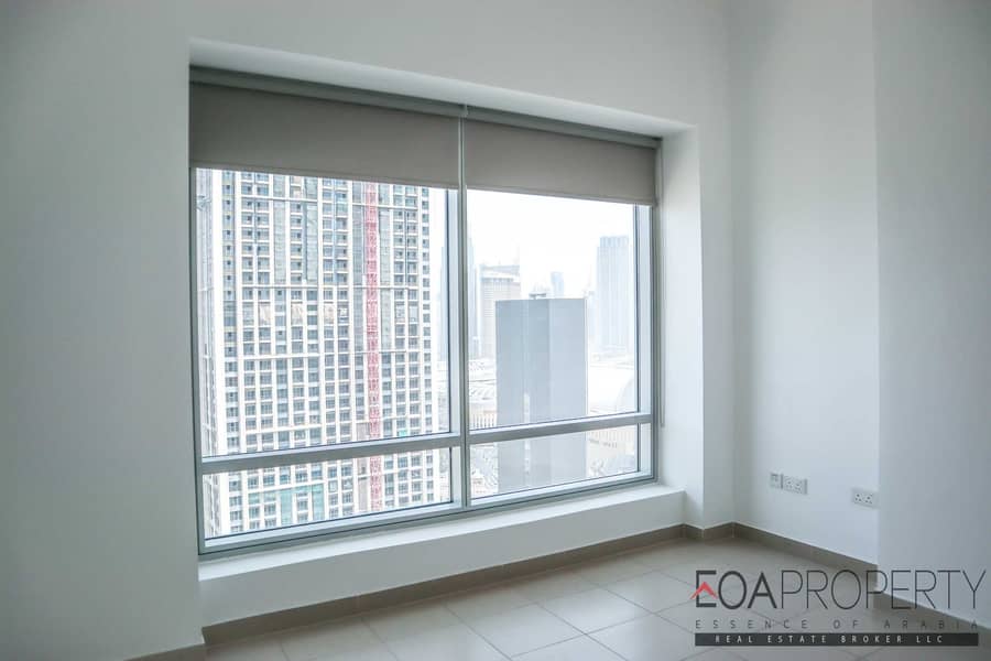 10 Burj Khalifa View. / Well Maintained Apartment