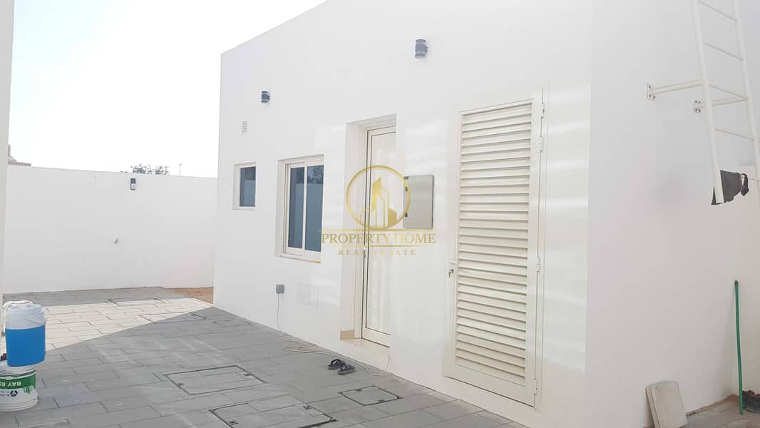 18 Brand New Commercial Villa I Main Road D92