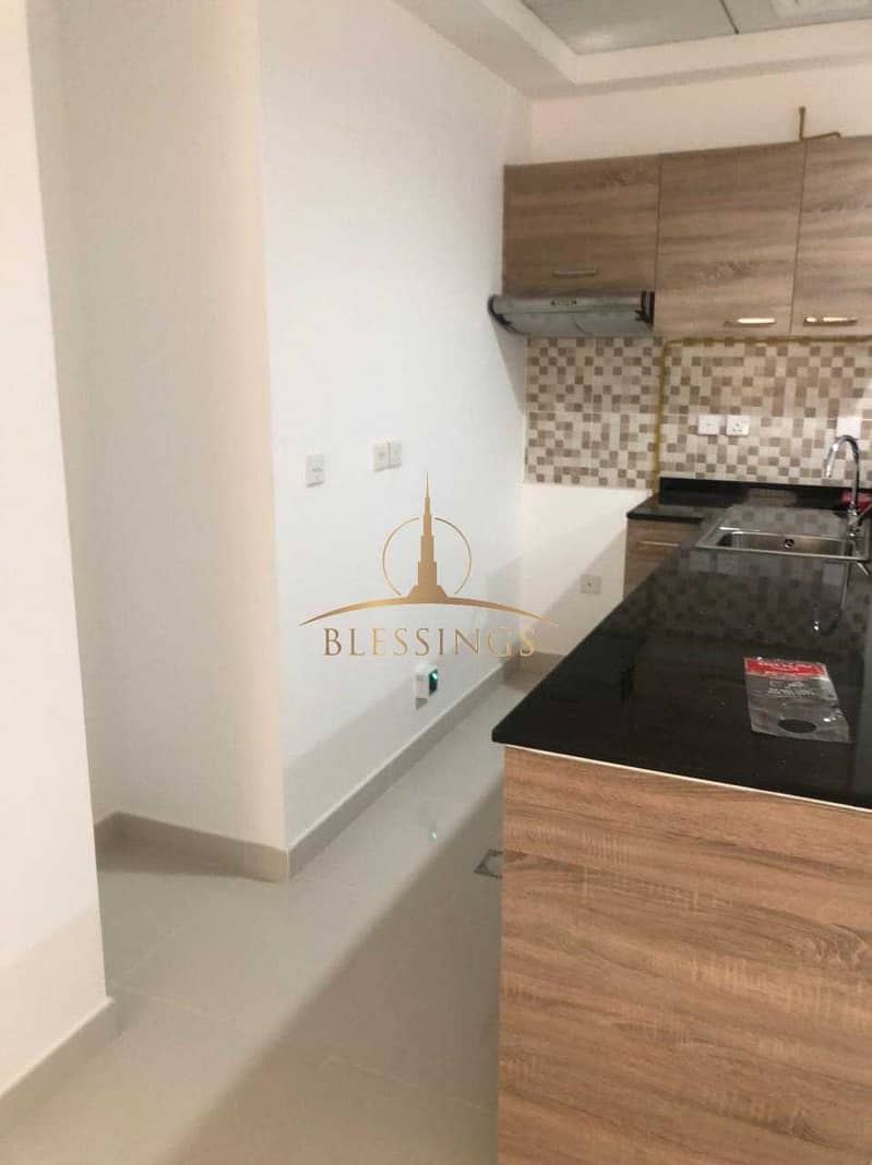 4 Brand new studio with kitchen appliances for RENT in Spanish Tower Sports City