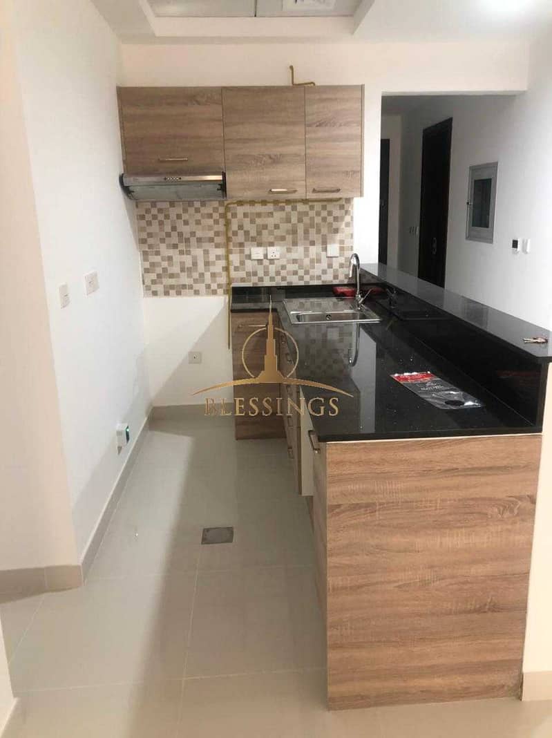 6 Brand new studio with kitchen appliances for RENT in Spanish Tower Sports City