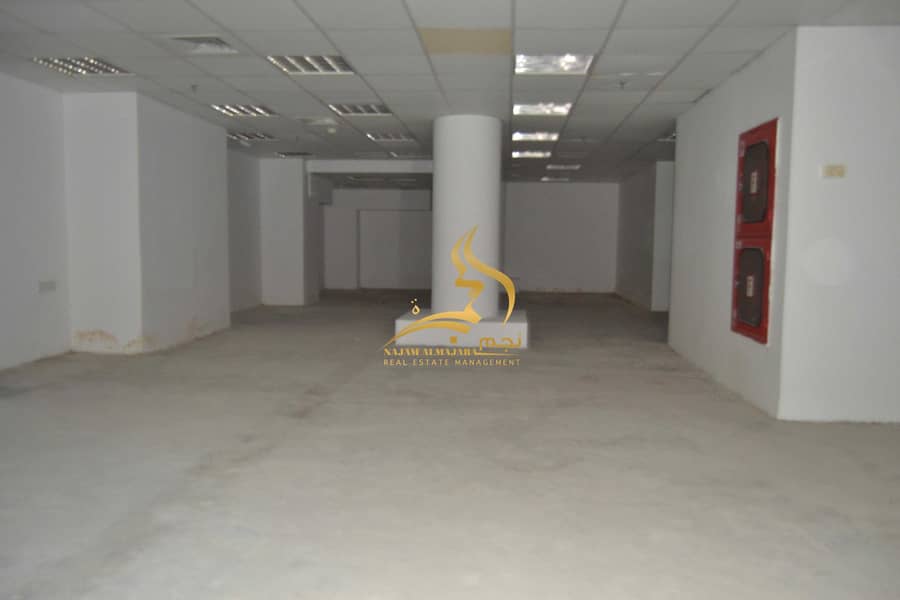 27 Showroom Vacant in Bin Ghanim Tower - Hamdan Street