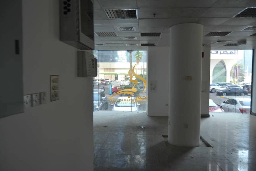 33 Showroom Vacant in Bin Ghanim Tower - Hamdan Street