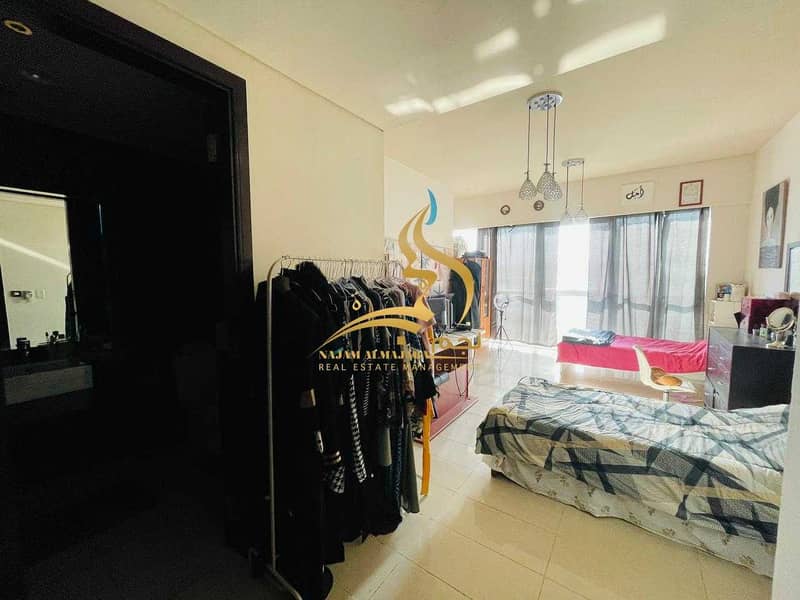 13 Vacant  2 Bedroom in Marina Square !!