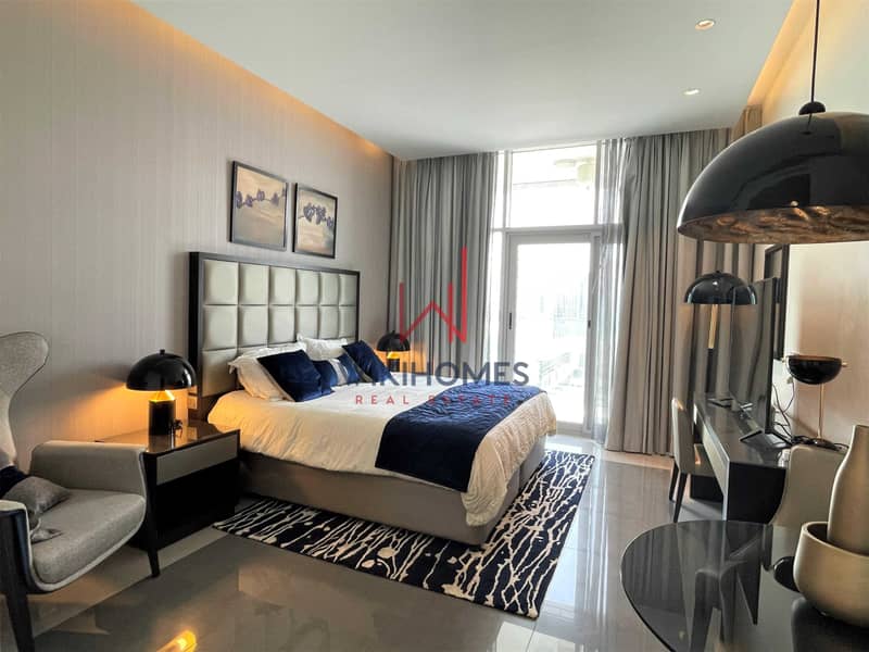 High Floor | 4 Cheques | With Balcony | 6 minutes to Dubai Mall