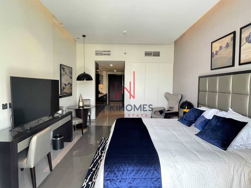 7 High Floor | 4 Cheques | With Balcony | 6 minutes to Dubai Mall